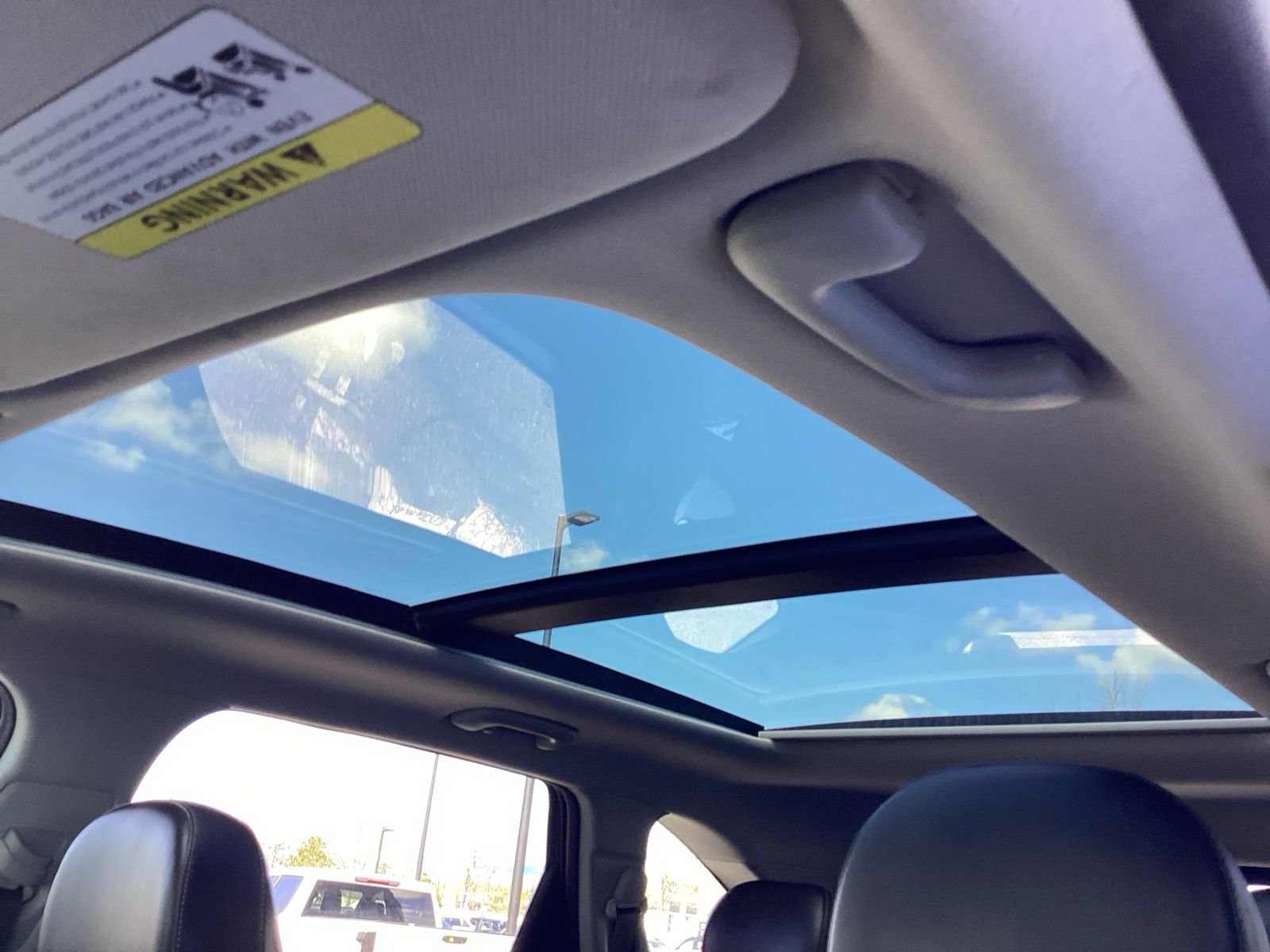 Used 2022 Kia Sorento EX w/ Panoramic Sunroof Package image 8