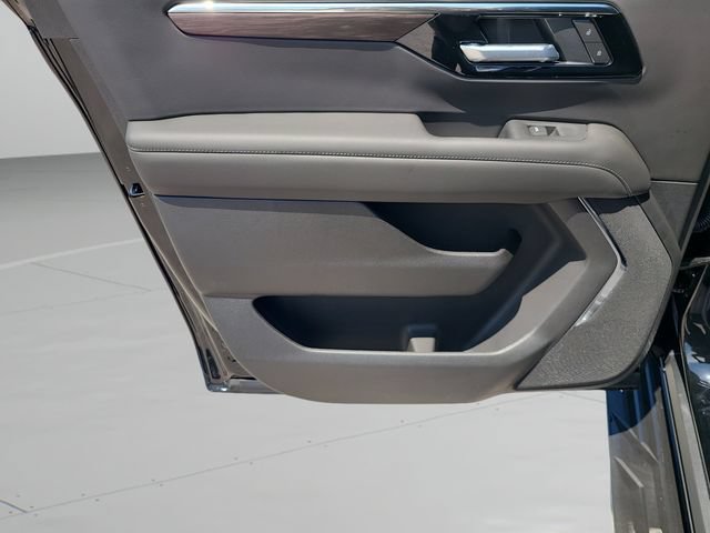 New 2026 Chevrolet Suburban LS w/ LPO, Dark Essentials Package RWD image 17