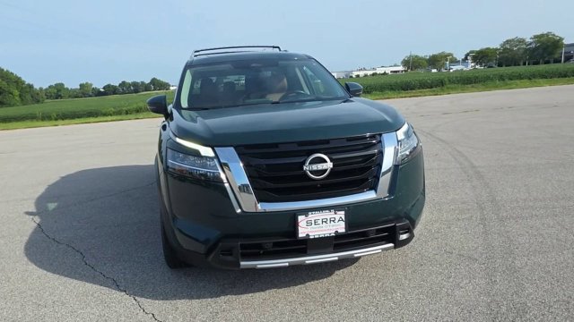 Used 2023 Nissan Pathfinder Platinum AWD/4WD image 2