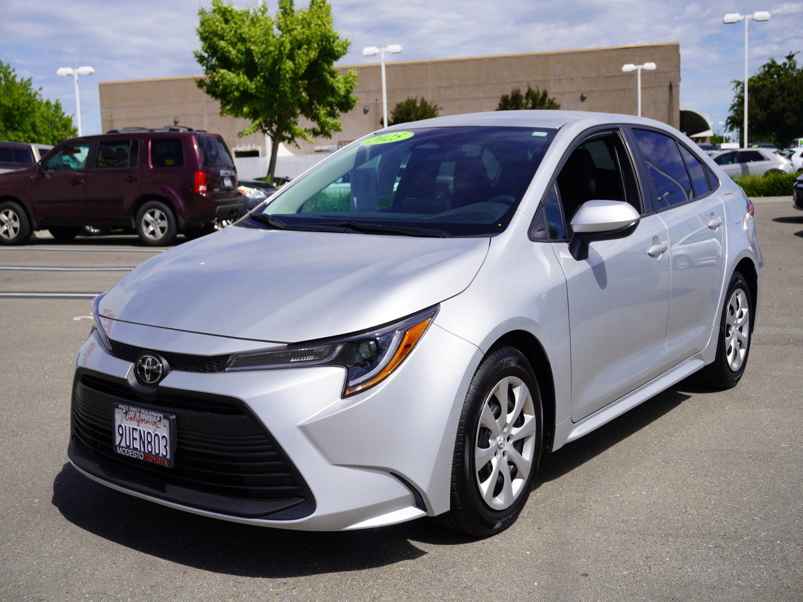 Used 2025 Toyota Corolla LE image 5