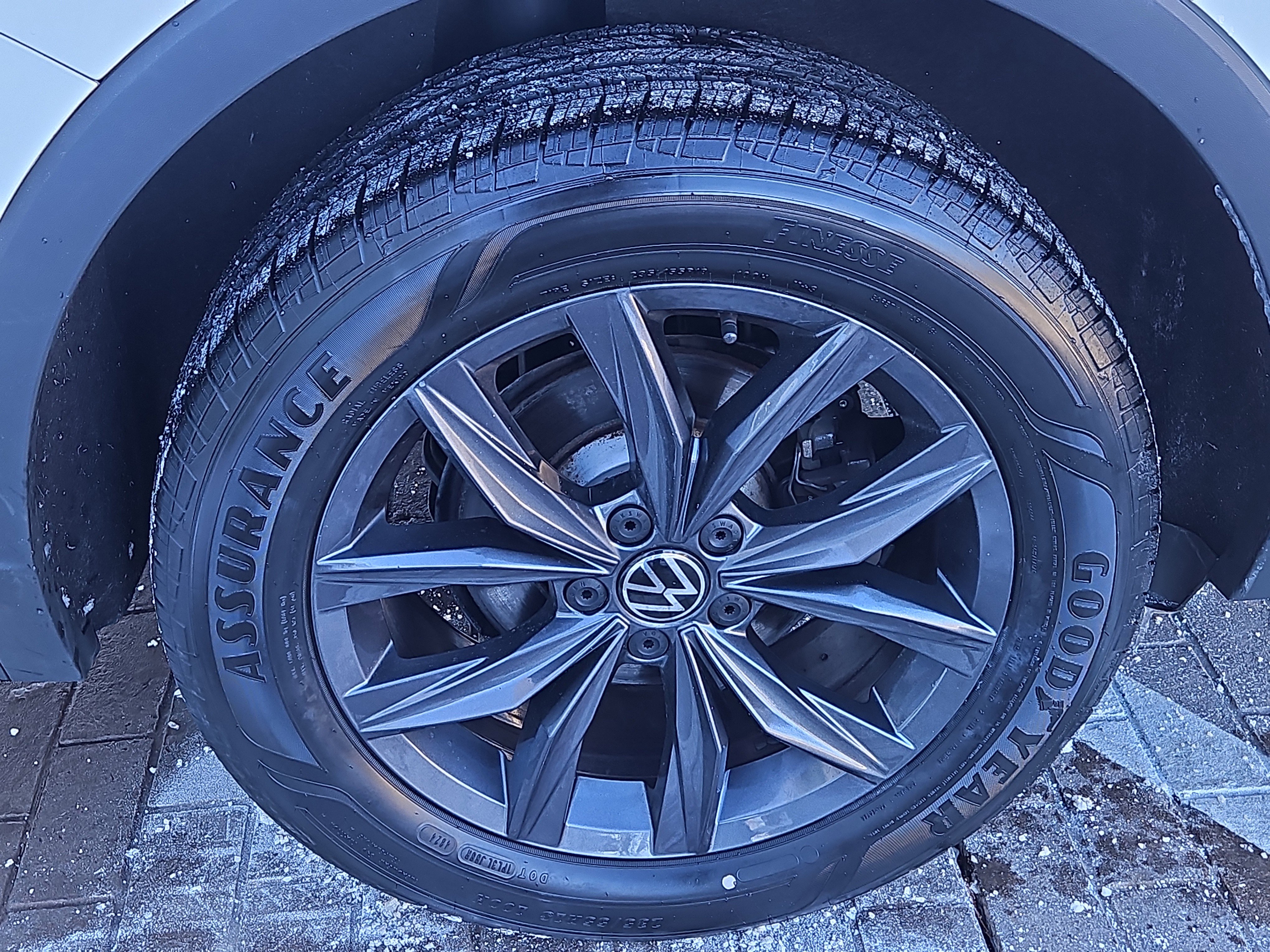 Certified 2022 Volkswagen Tiguan SE w/ Panoramic Sunroof Package image 29