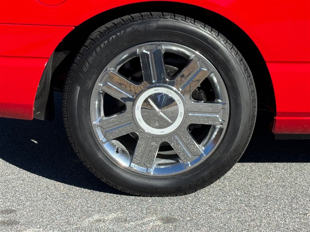 Used 2004 Ford Thunderbird image 32