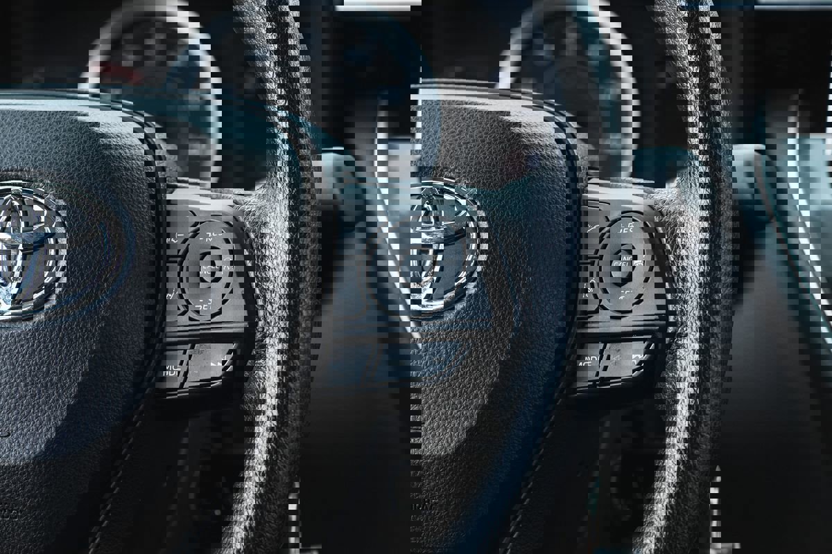 Used 2021 Toyota Corolla LE image 29