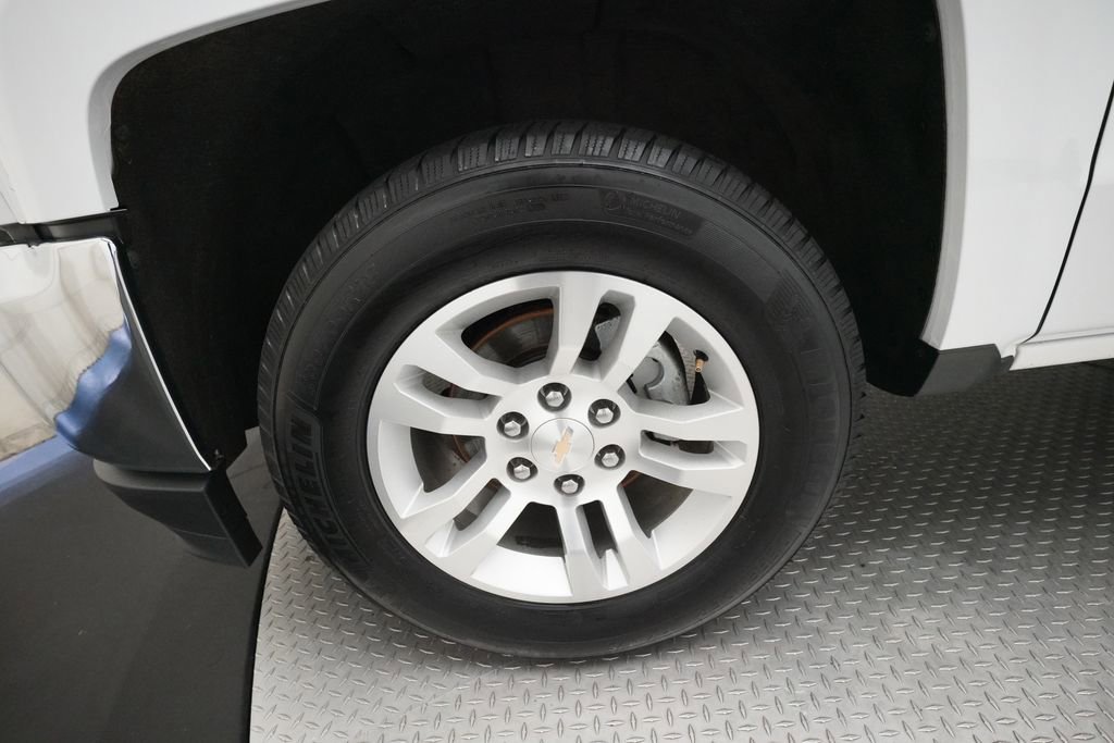 Used 2017 Chevrolet Silverado 1500 LT w/ LT Convenience Package image 25