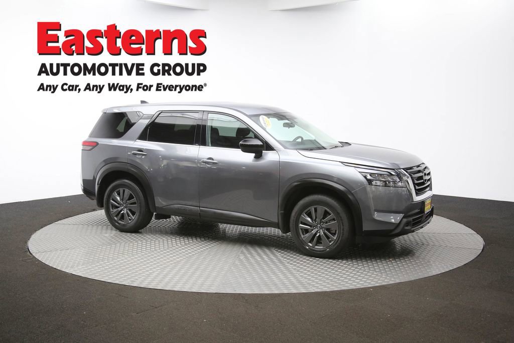 Used 2024 Nissan Pathfinder S image 43