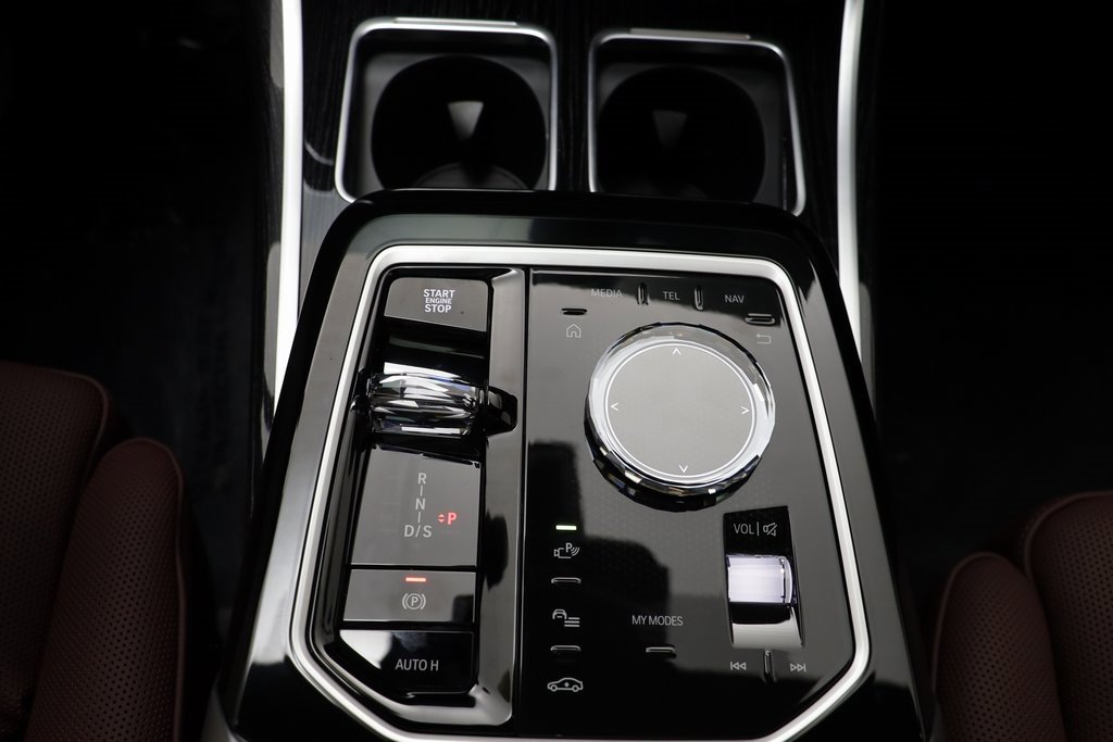 New 2026 BMW 750e xDrive w/ Executive Package image 14