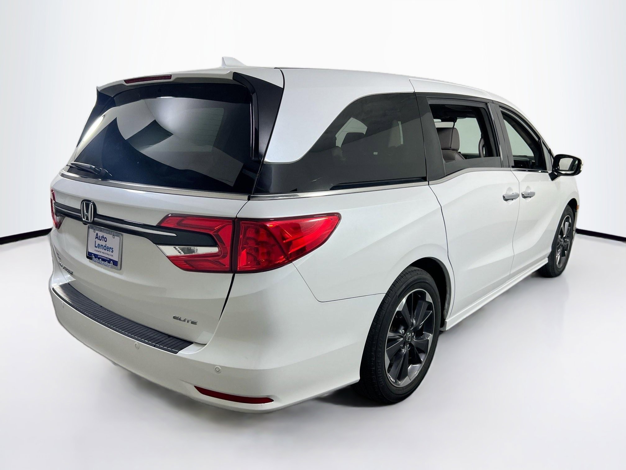 Used 2023 Honda Odyssey Elite image 5