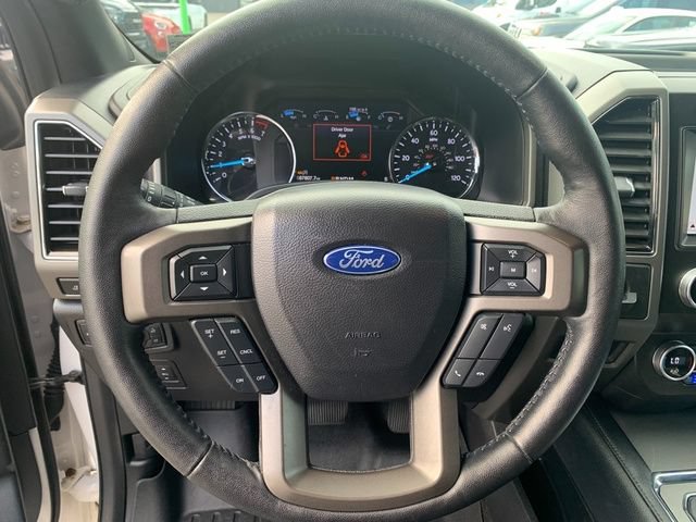 Used 2019 Ford Expedition XLT w/ Equipment Group 202A AWD/4WD image 18