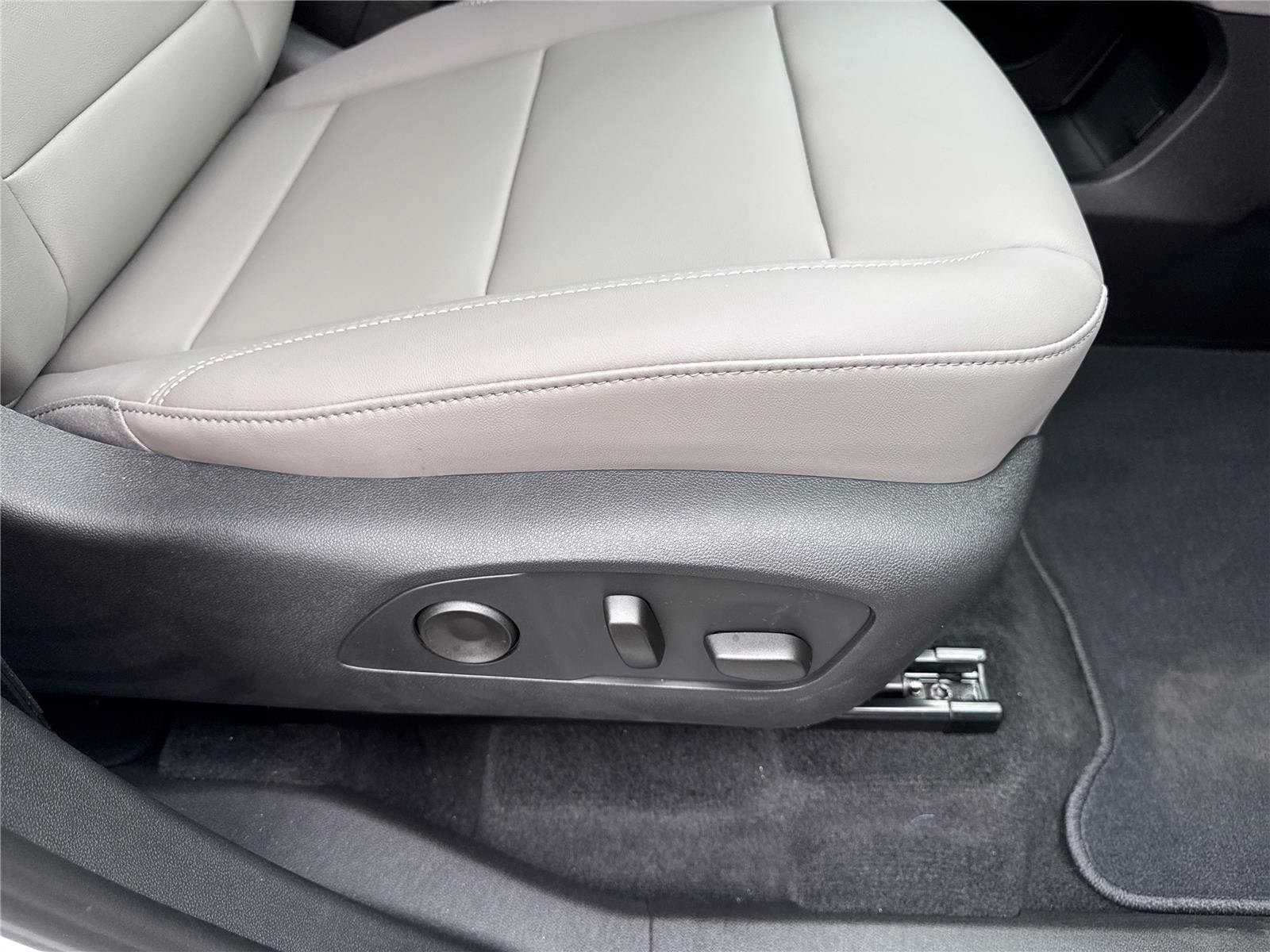 New 2026 GMC Acadia Elevation w/ Elevation Premium Package FWD image 37
