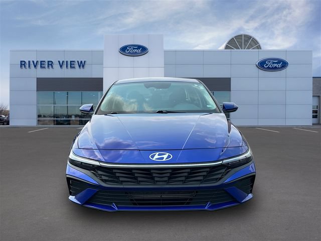 Used 2024 Hyundai Elantra SEL FWD image 2