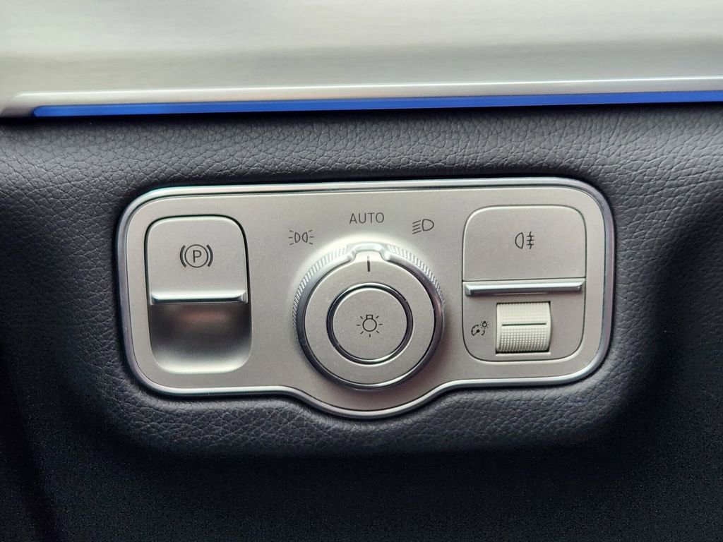 Used 2025 Mercedes-Benz GLE 350 4MATIC image 11