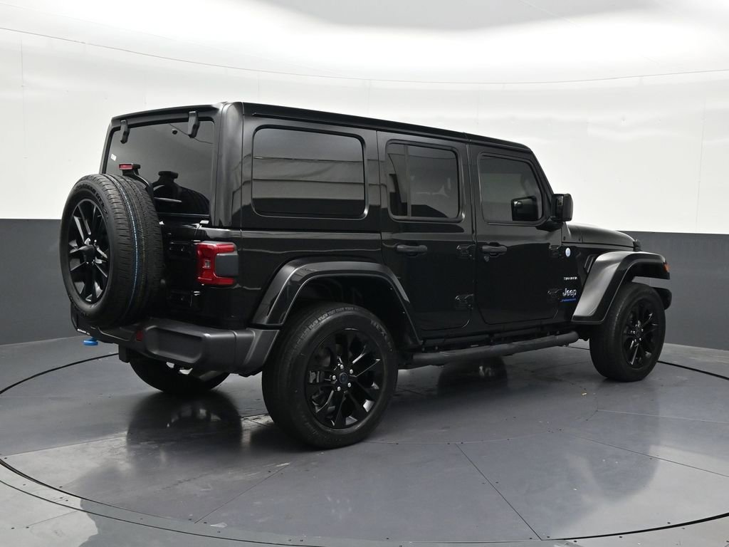 Used 2024 Jeep Wrangler Unlimited Sahara AWD/4WD image 5