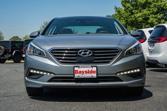 Used 2015 Hyundai Sonata Limited w/ Option Group 06 FWD image 3