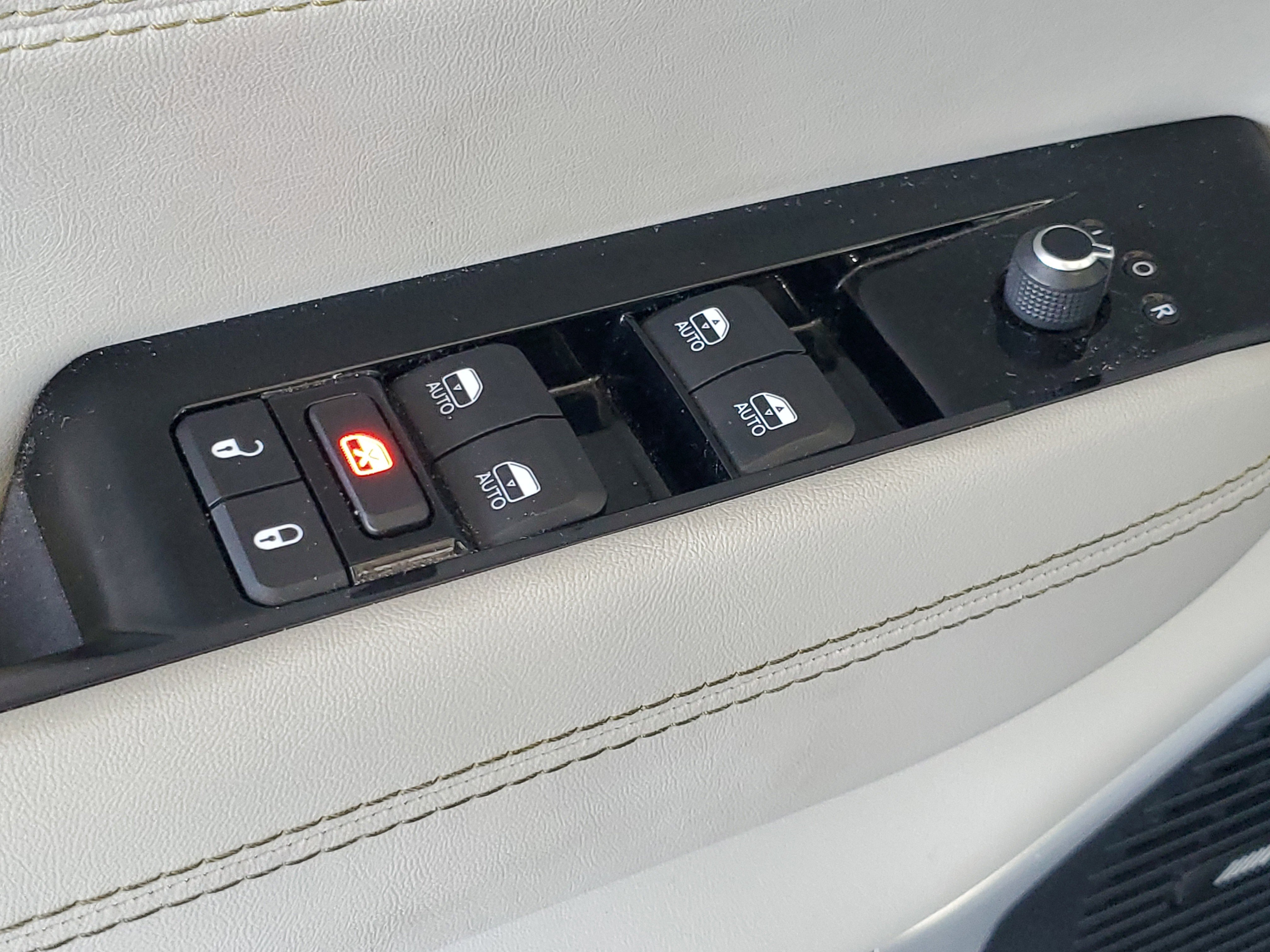 Certified 2022 Jeep Wagoneer Series II w/ Premium Group I RWD image 15