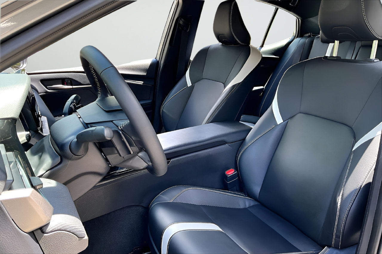 Used 2026 Toyota Camry SE FWD image 17