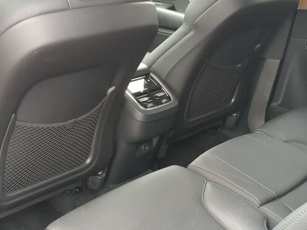 Certified 2024 Volvo XC90 B6 Plus w/ Protection Package Premier AWD/4WD image 17