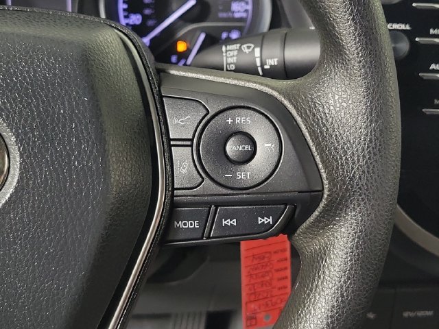 Used 2020 Toyota Camry LE FWD image 25