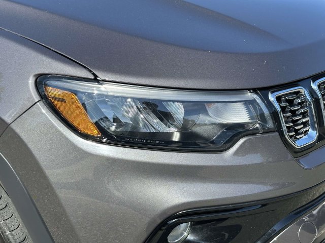 Certified 2024 Jeep Compass Limited w/ Sun and Sound Group AWD/4WD image 9