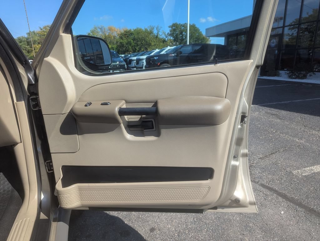 Used 2003 Ford Explorer Sport Trac XLS RWD image 24