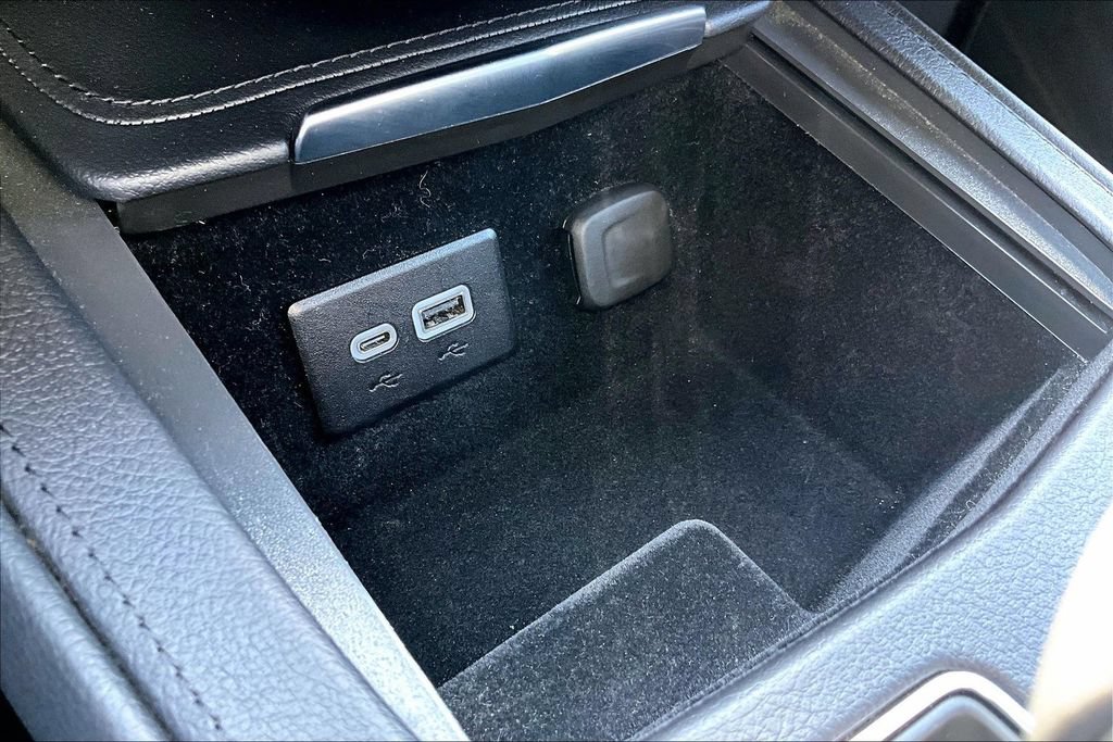 Used 2025 Cadillac XT4 Premium Luxury AWD/4WD image 30