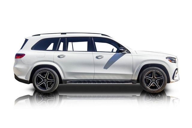 Used 2024 Mercedes-Benz GLS 450 4MATIC image 2