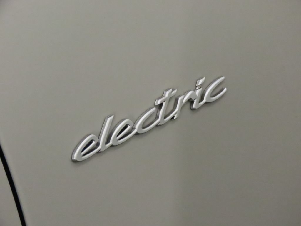 New 2026 Porsche Macan 4 Electric AWD/4WD image 14