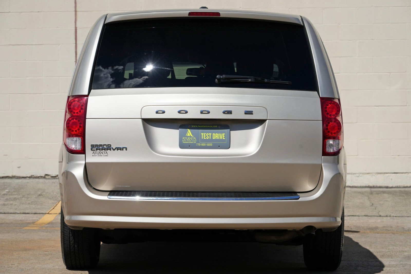 Used 2015 Dodge Grand Caravan American Value Package w/ UConnect Hands-Free Group FWD image 10