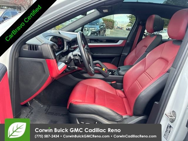 Used 2024 Porsche Cayenne S AWD/4WD image 12