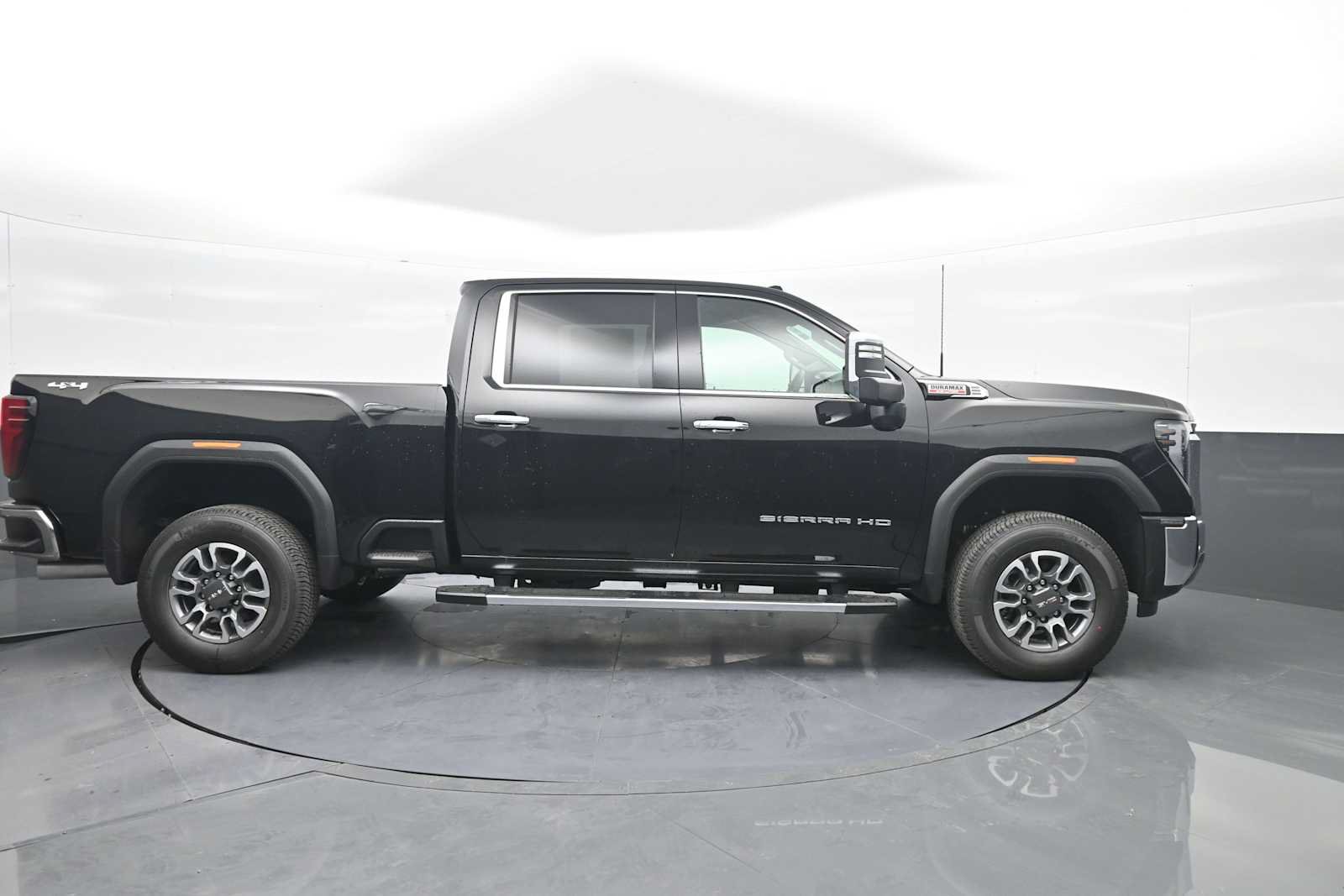 New 2026 GMC Sierra 2500 SLT w/ SLT Premium Package AWD/4WD image 9