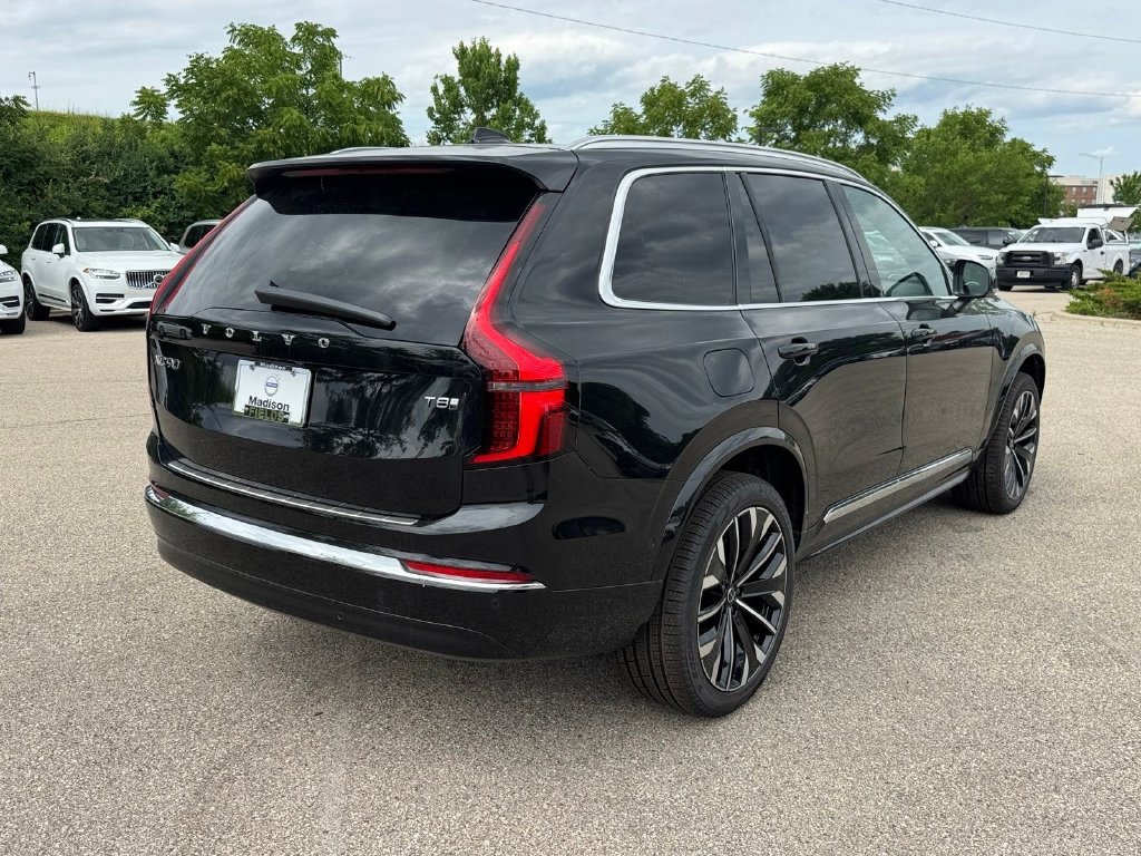 New 2026 Volvo XC90 T8 Plus w/ Protection Package Premier AWD/4WD image 4
