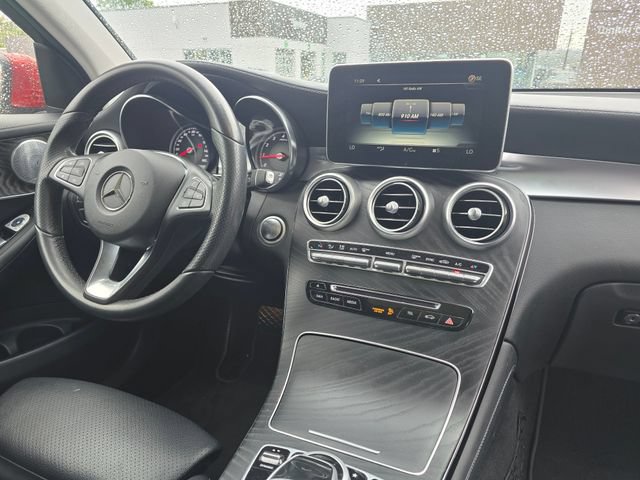 Used 2017 Mercedes-Benz GLC 300 4MATIC image 11