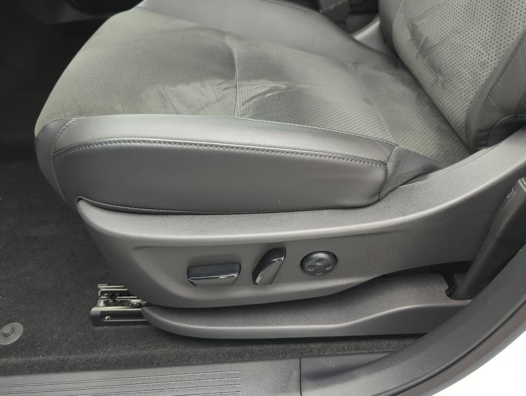 Certified 2024 Nissan Ariya FWD image 18