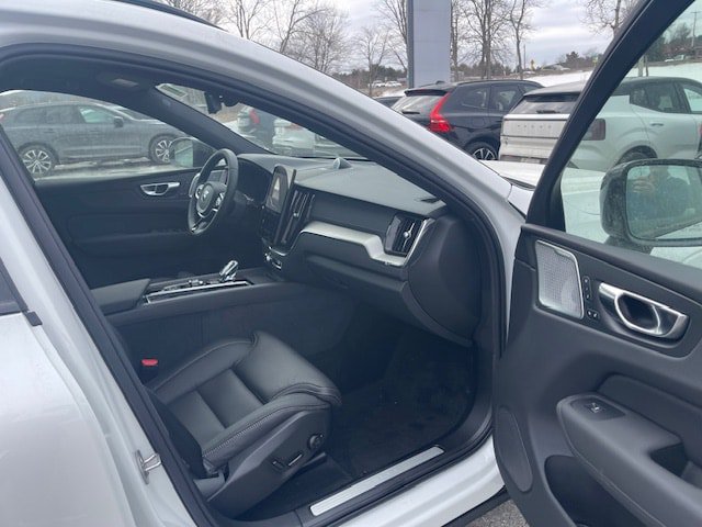 New 2026 Volvo XC60 B5 Ultra w/ Climate Package AWD/4WD image 5