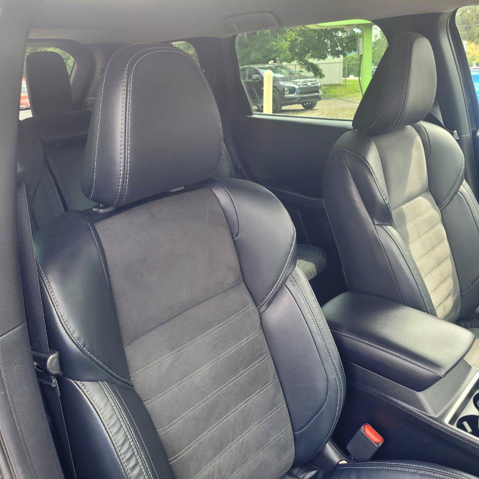 Used 2023 Mitsubishi Outlander SE AWD/4WD image 27
