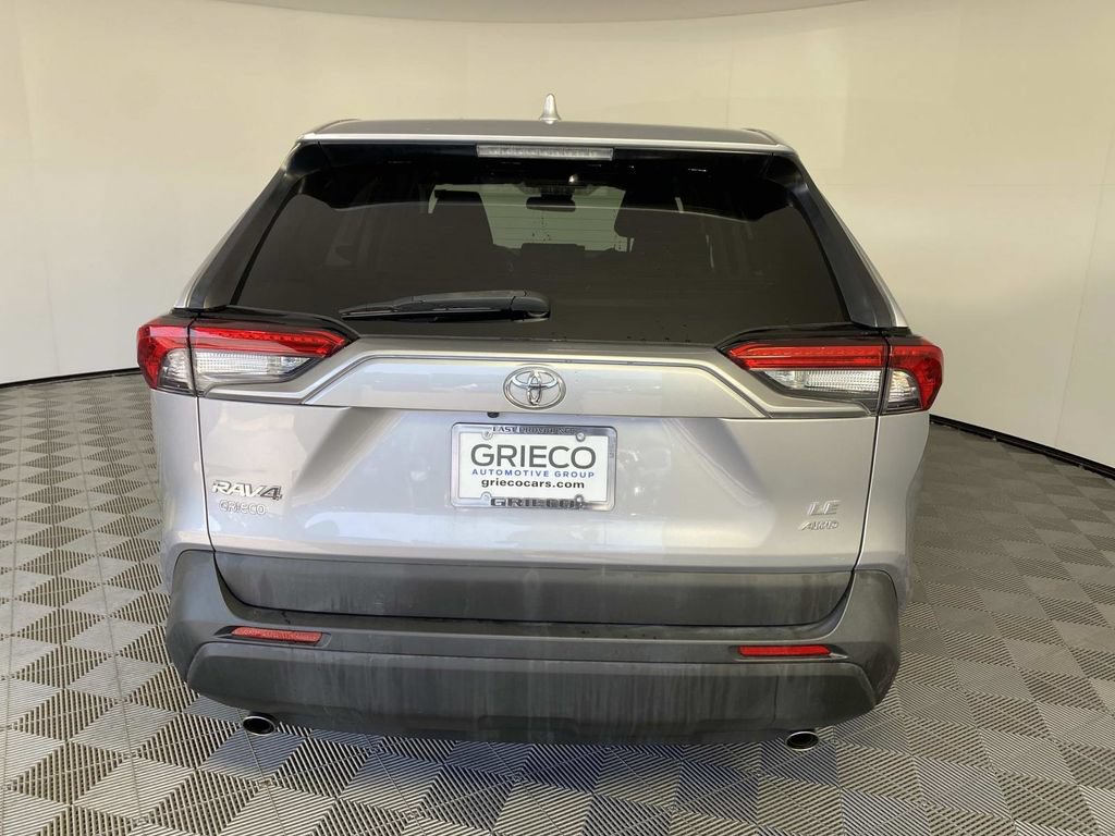 Used 2022 Toyota RAV4 LE AWD/4WD image 7