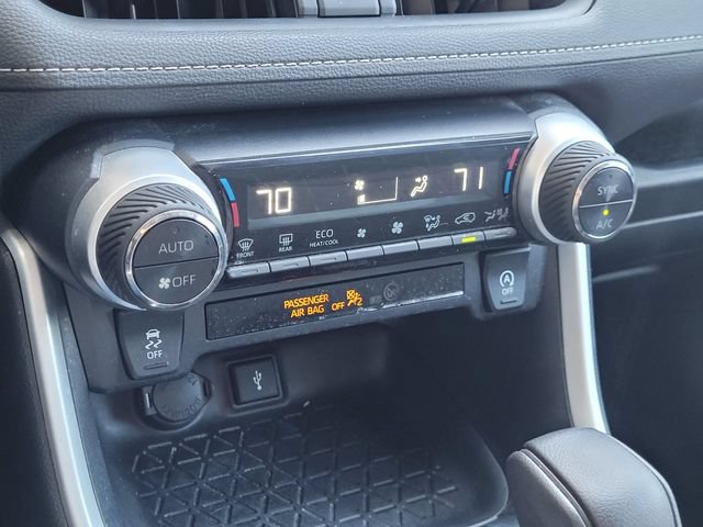 Used 2020 Toyota RAV4 XLE w/ Convenience Package FWD image 11