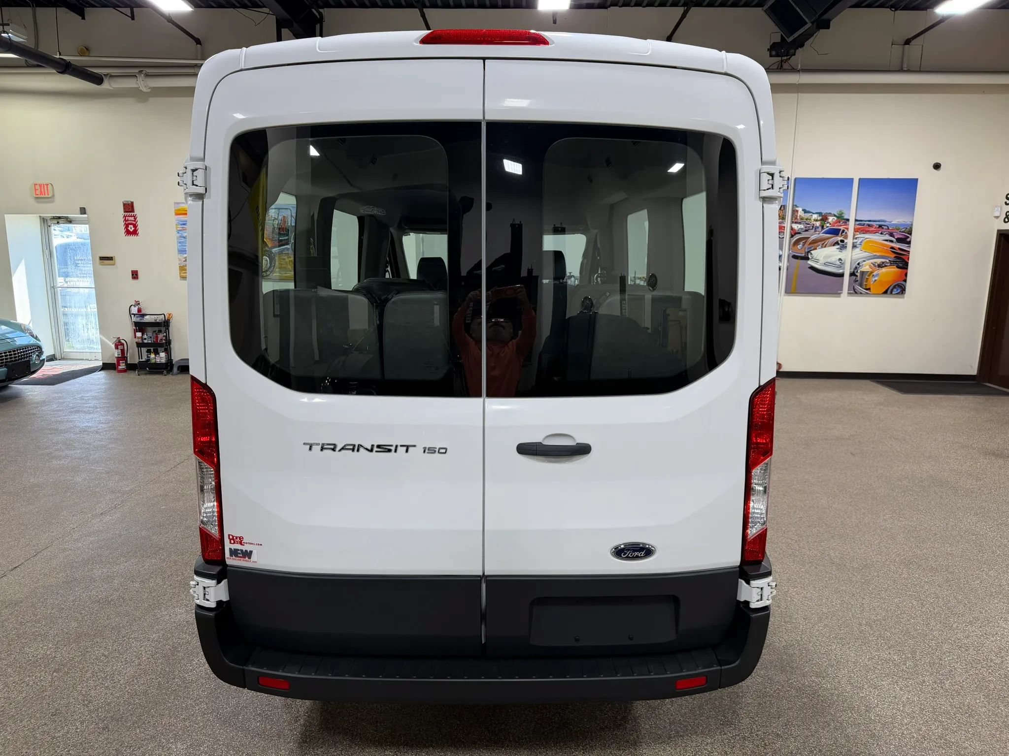 Used 2015 Ford Transit 150 XL RWD image 17