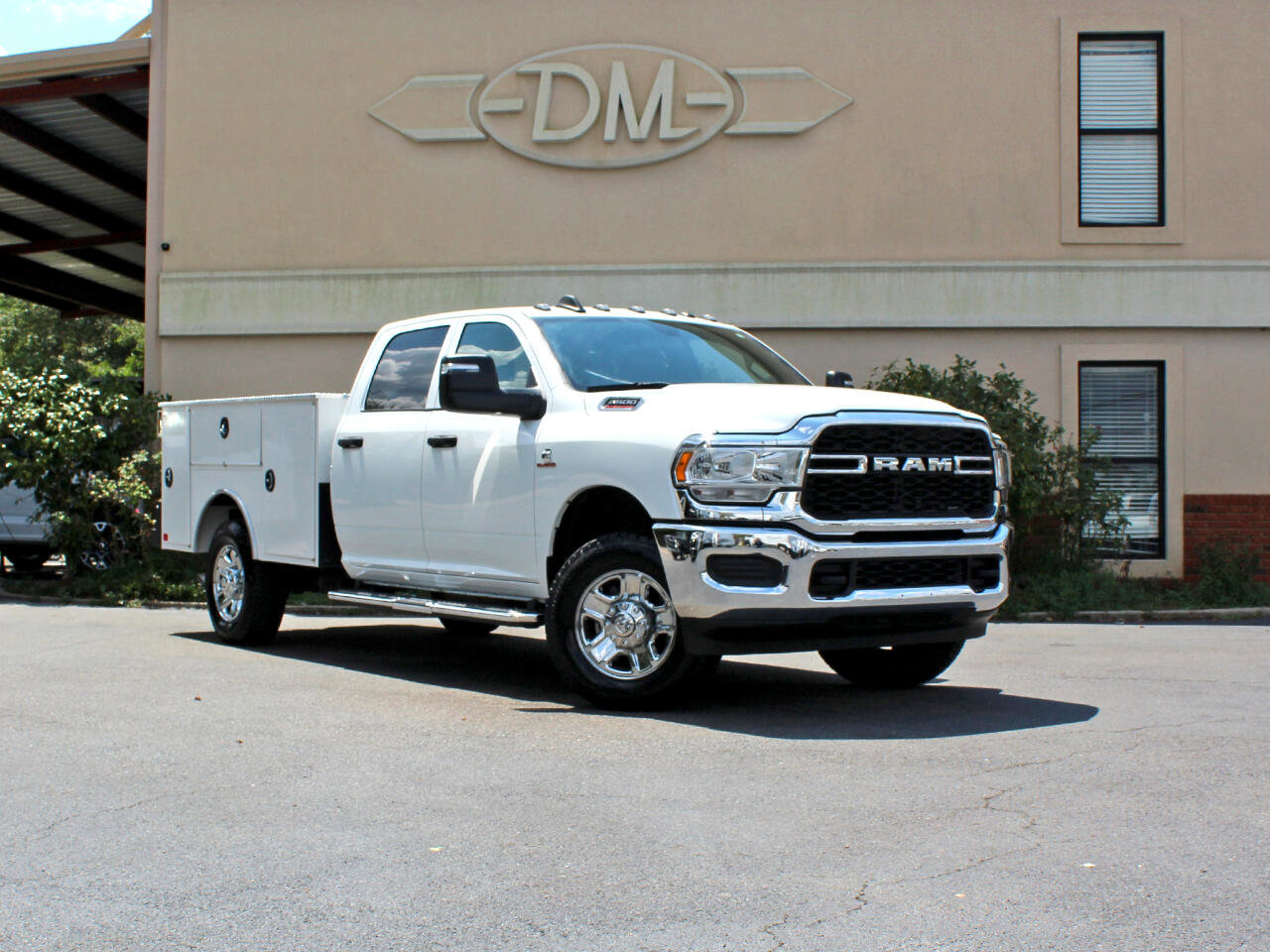 Used 2023 RAM 2500 Tradesman w/ Chrome Appearance Group image 3