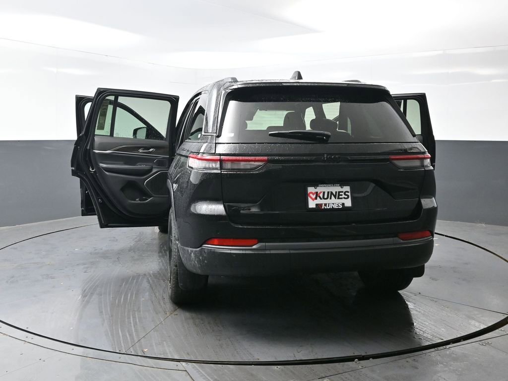 New 2026 Jeep Grand Cherokee Limited w/ Limited Altitude Package image 46