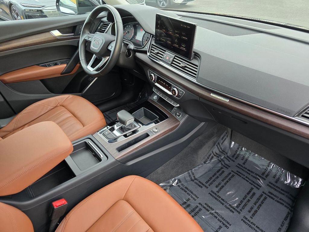 Used 2022 Audi Q5 2.0T Premium w/ Convenience Package image 11