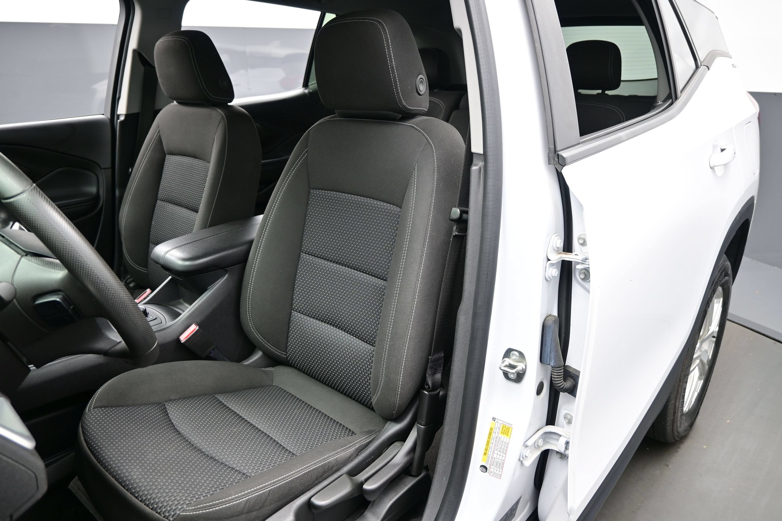 Used 2024 GMC Terrain SLE AWD/4WD image 11