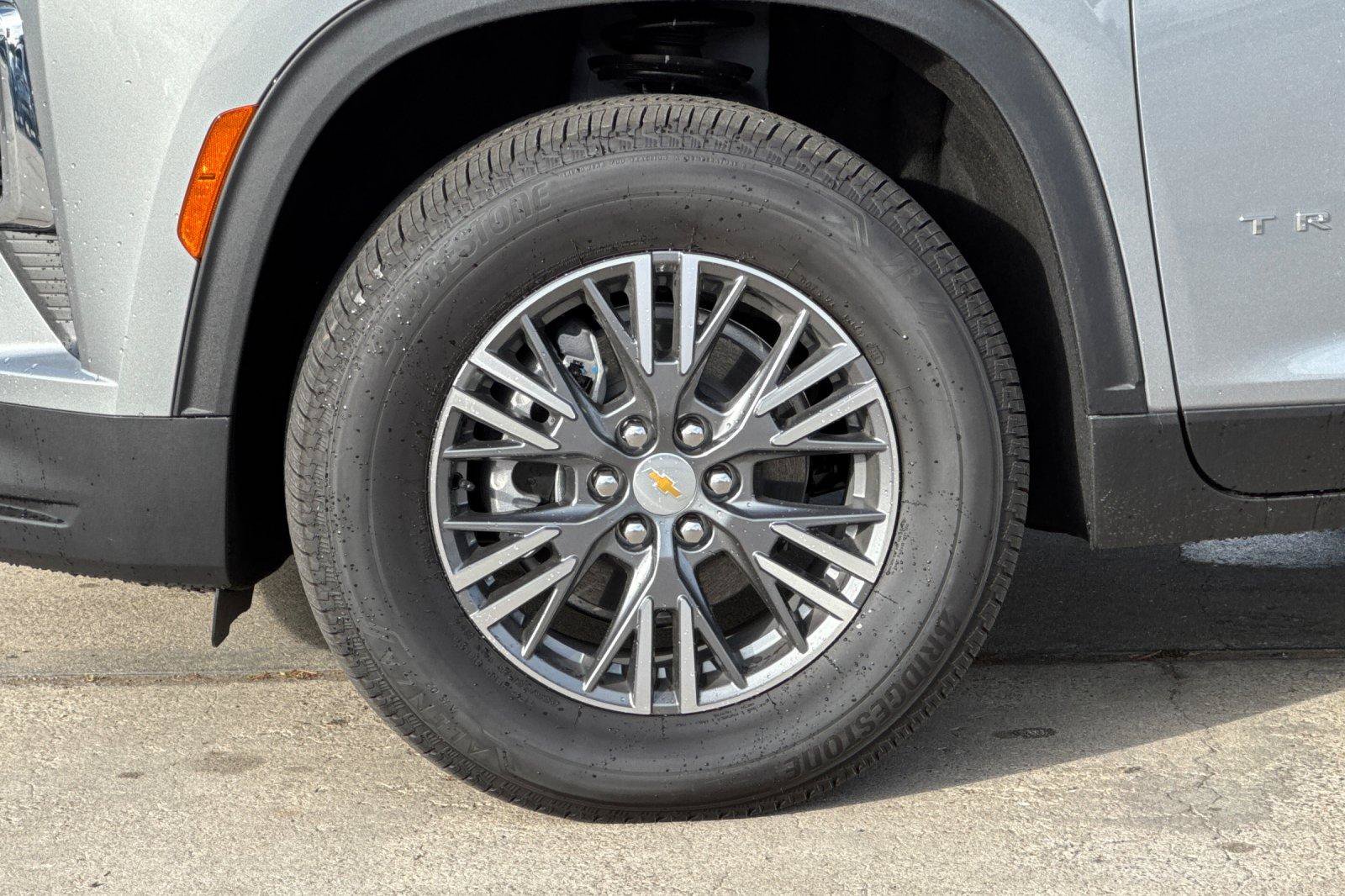 New 2026 Chevrolet Traverse LT FWD image 37