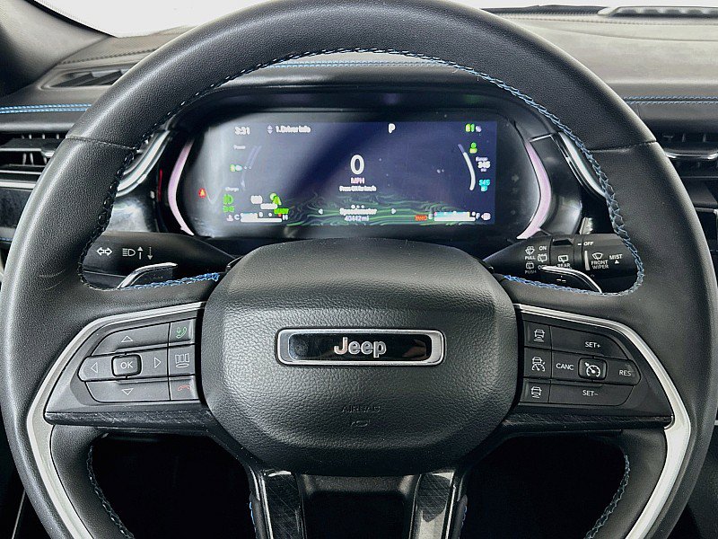 Used 2022 Jeep Grand Cherokee Trailhawk w/ Advanced Protech Group II AWD/4WD image 12