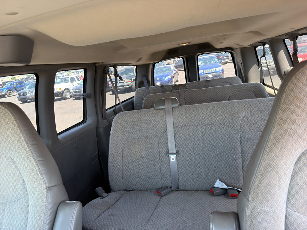 Used 2009 Chevrolet Express 3500 Passenger w/ LT Preferred Equipment Group RWD image 11