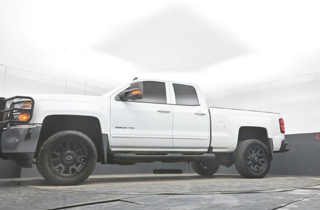 Used 2017 Chevrolet Silverado 2500 LT AWD/4WD image 42