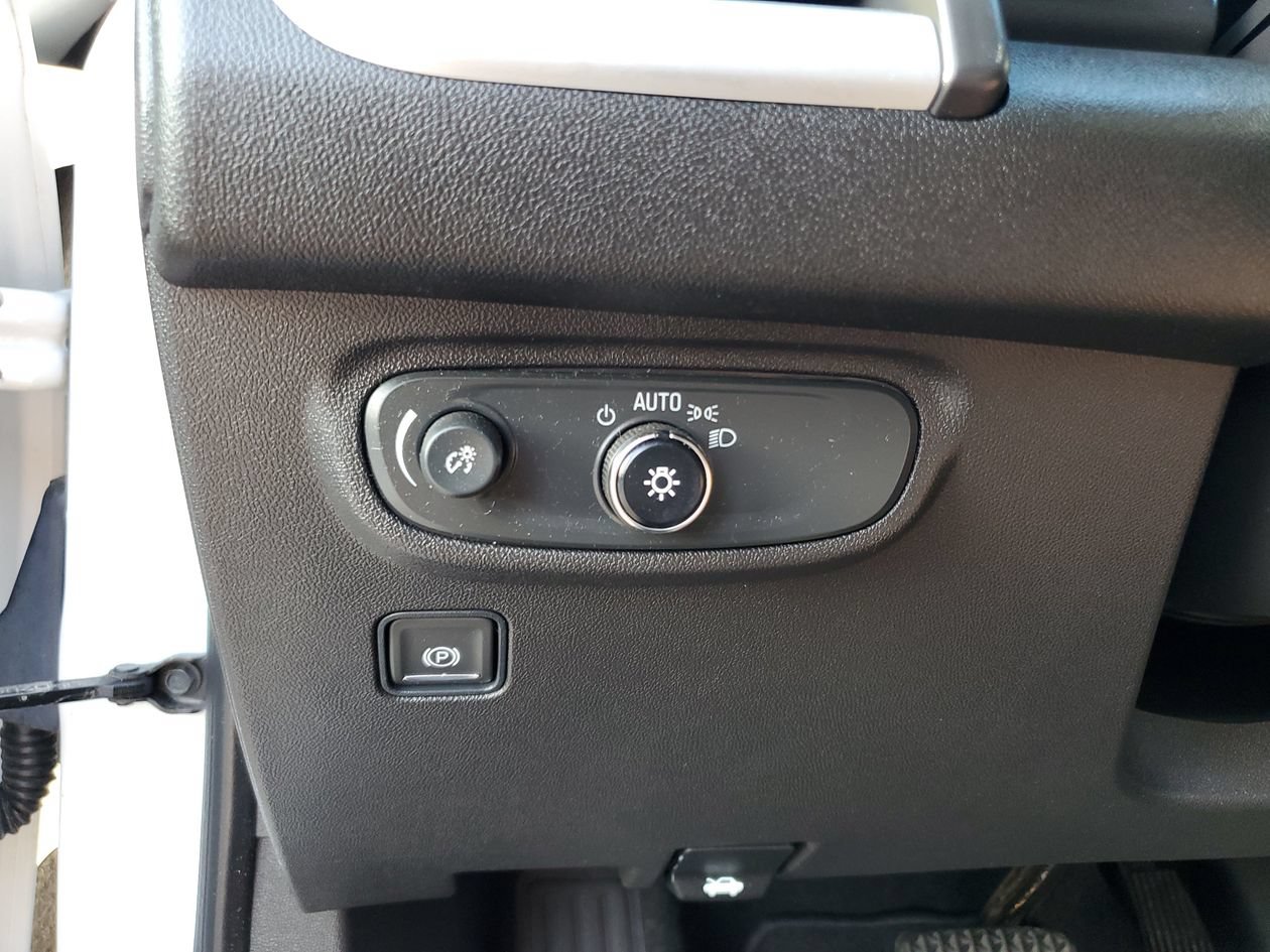 Used 2023 GMC Terrain SLE w/ Driver Convenience Package FWD image 29