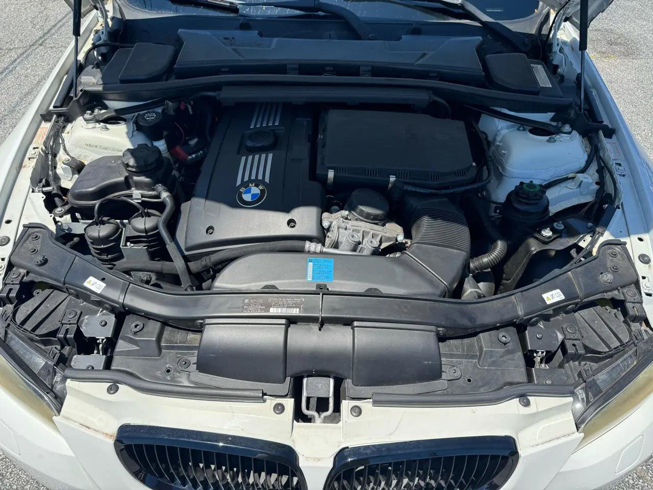 Used 2010 BMW 335i Convertible RWD image 34