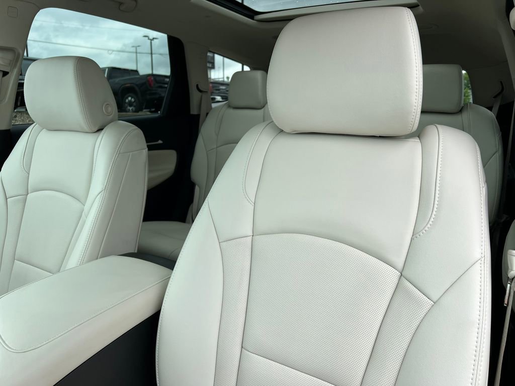 Used 2024 Buick Enclave Essence w/ Experience Buick Package AWD/4WD image 15