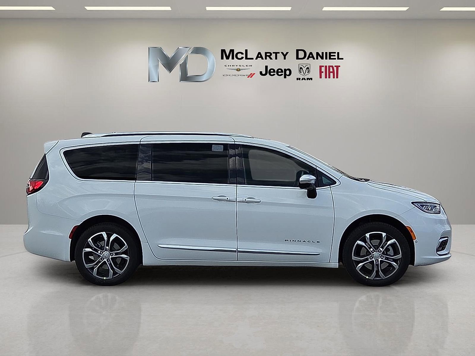 New 2026 Chrysler Pacifica Pinnacle AWD/4WD image 6