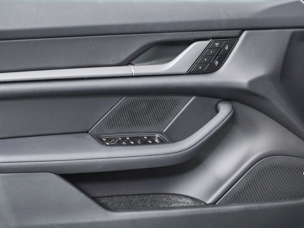 New 2026 Porsche Taycan 4S AWD/4WD image 6